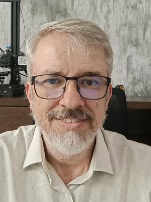 Professor Demétrio Renó